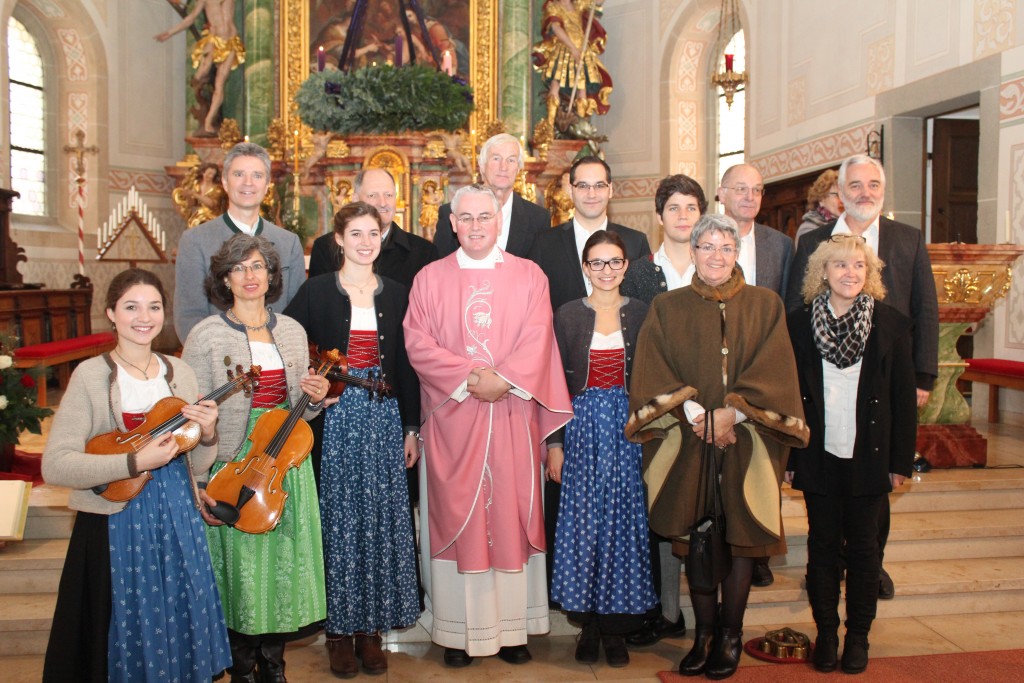 Pfarrer Billharz, Initiant Schädler mit Gattin, Familienmusik und Bläser